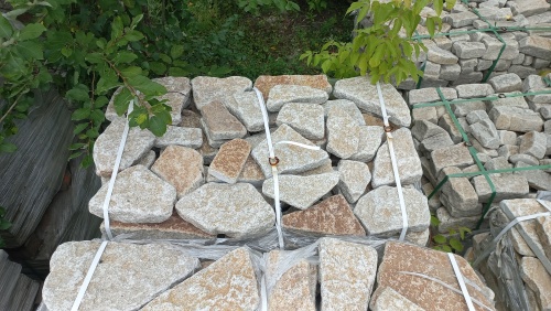 Гранитный плитняк галтованный для мощения купить в Челябинской области