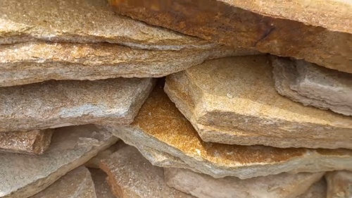 Плитняк златолит жёлтый золотистый для отмостки купить в Челябинской области