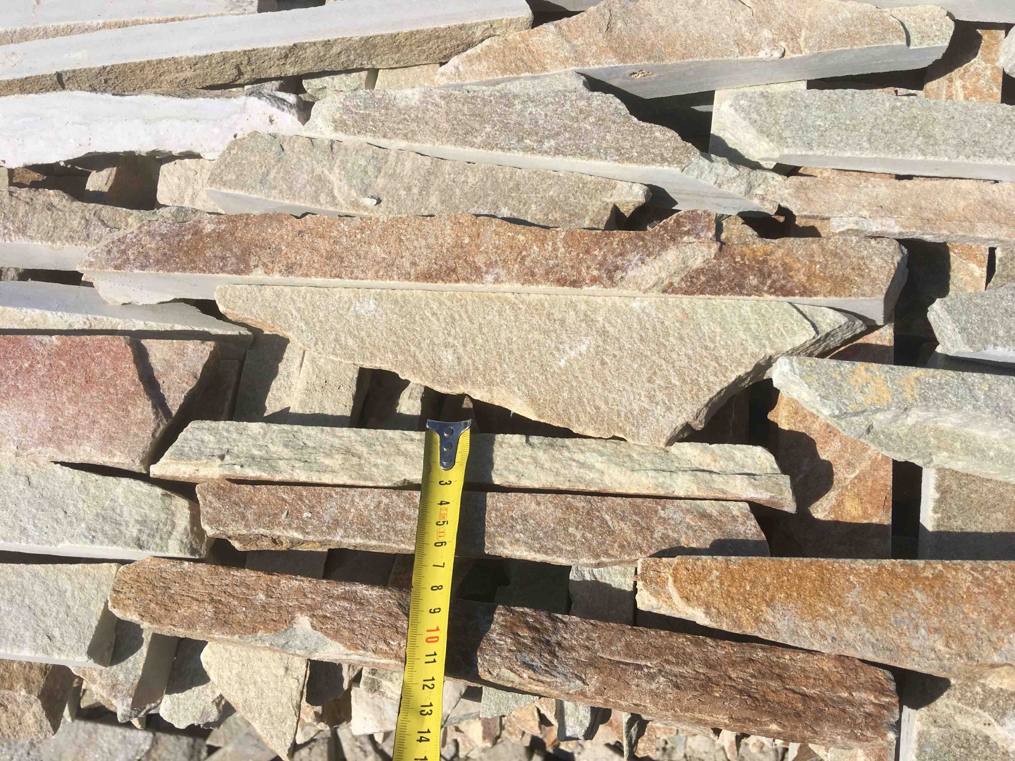 Горбушка златолит золотистый для облицовки купить в Челябинской области