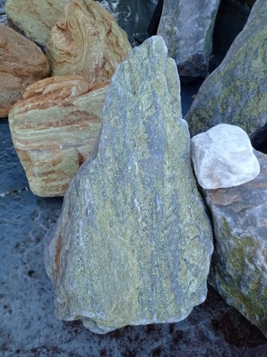 Златолит жёлтый, жёлто-зелёный глыбки и валуны для ланшафтного дизайна купить в Челябинской области