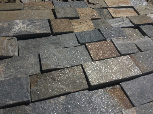 Плитка пилёная златолит Уральский для цоколя, отмостки купить в Челябинской области