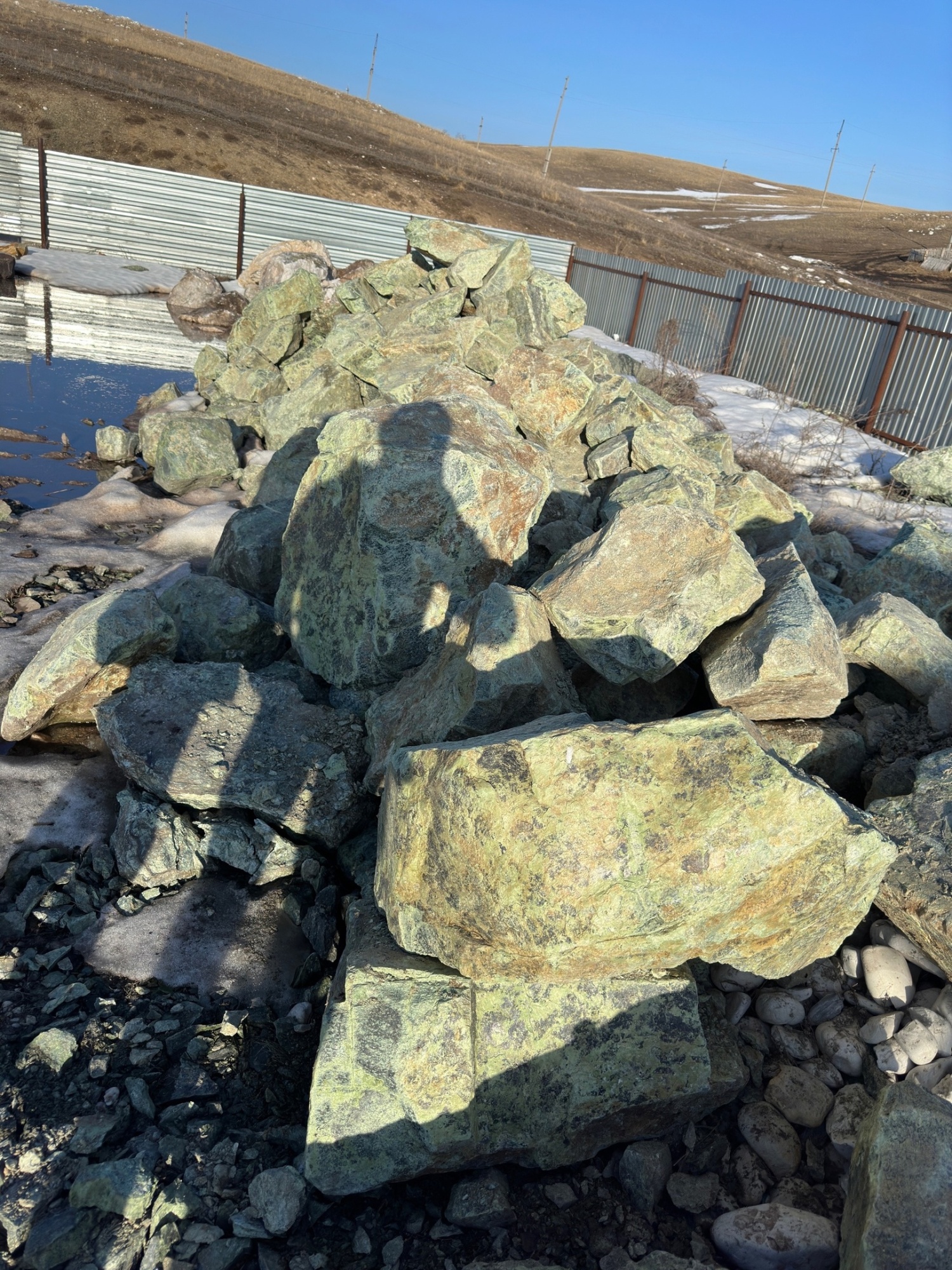 Камни для ландшафтного дизайна зелёные 10-60 килограмм купить в Челябинской области