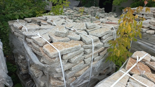 Гранитный плитняк галтованный для мощения купить в Челябинской области