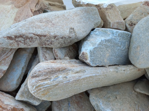 Златолит жёлтый, жёлто-зелёный глыбки и валуны для ланшафтного дизайна купить в Челябинской области