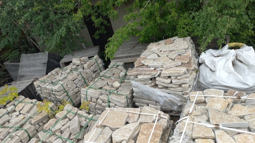 Гранитный плитняк галтованный для мощения купить в Челябинской области