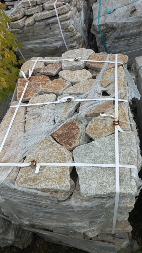 Плитняк галтованный гранитный для ландшафтного дизайна купить в Челябинской области