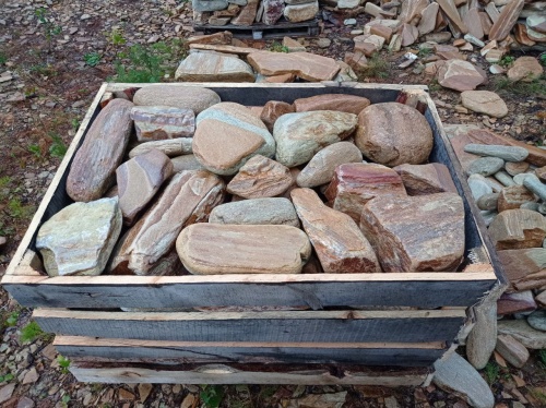 Златолит жёлтый, жёлто-зелёный глыбки и валуны для ланшафтного дизайна купить в Челябинской области