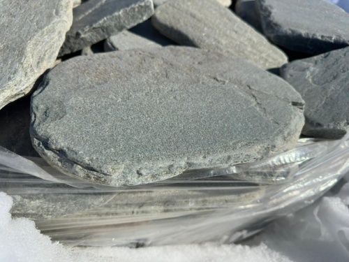 Плитняк златолит зелёный галтованный для мощения на бетон купить в Челябинской области